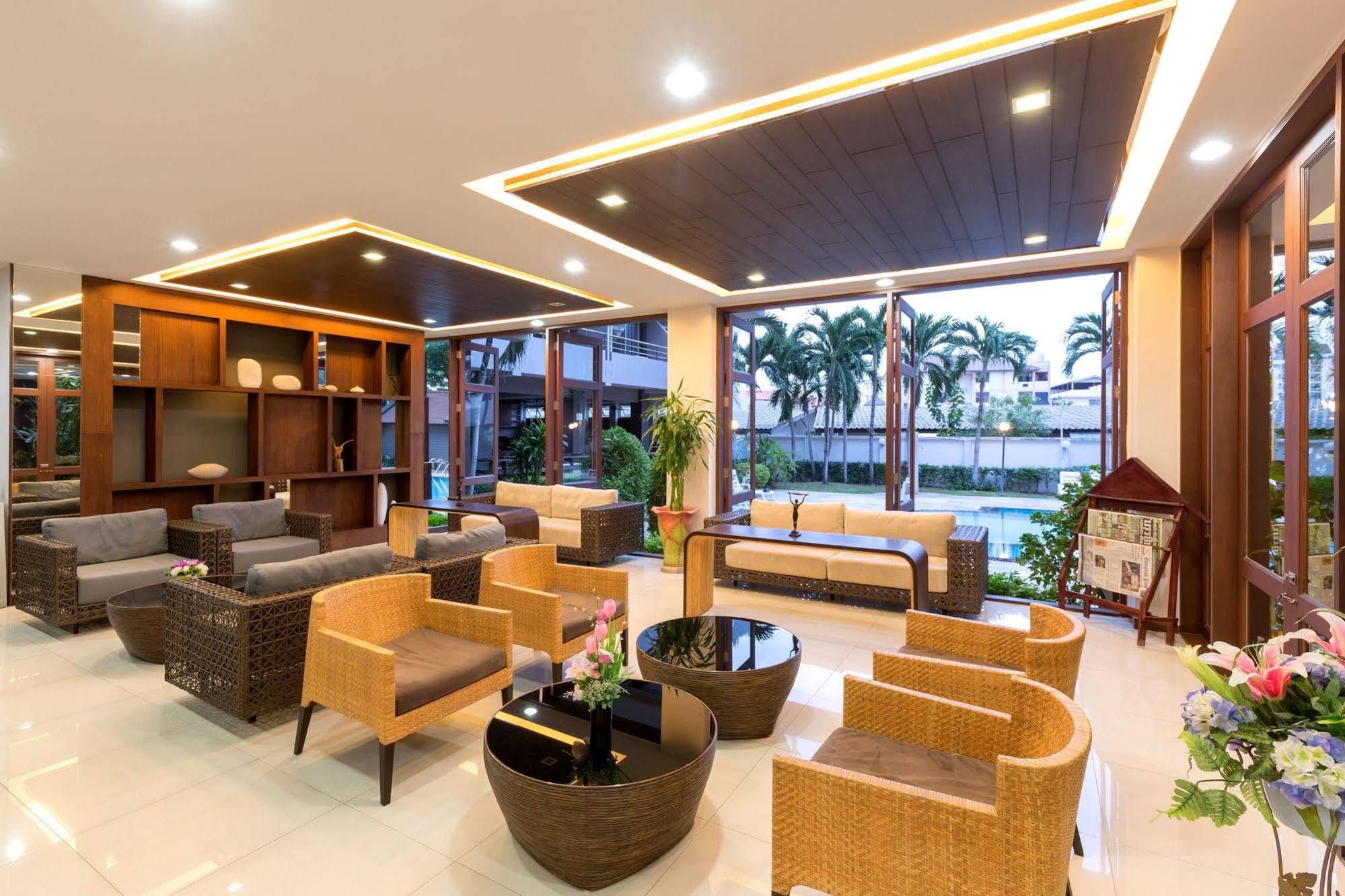 The Holiday Resort Pattaya Exterior photo