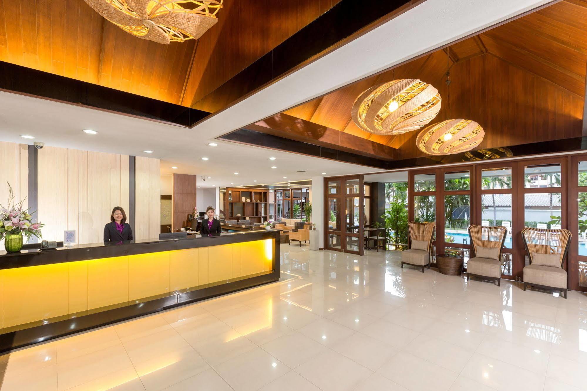 The Holiday Resort Pattaya Exterior photo