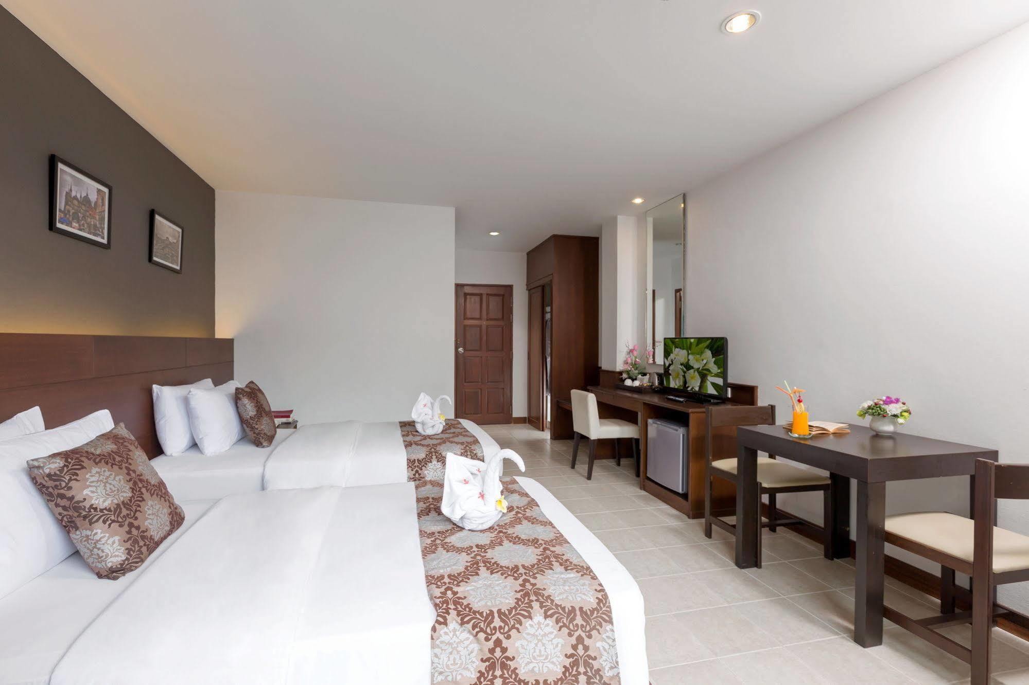 The Holiday Resort Pattaya Exterior photo