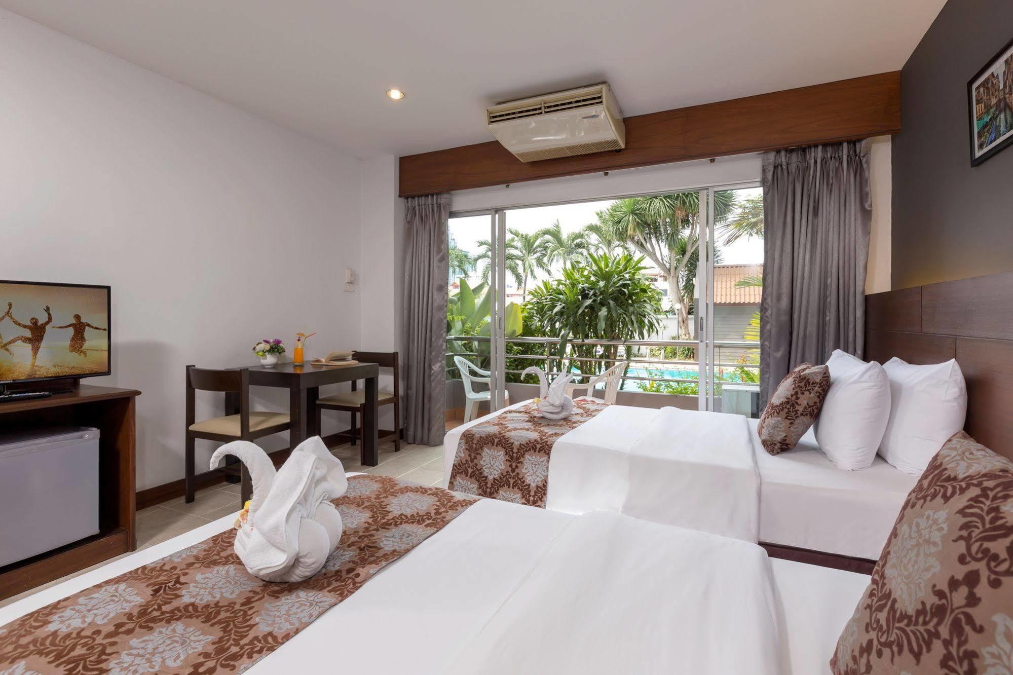 The Holiday Resort Pattaya Exterior photo