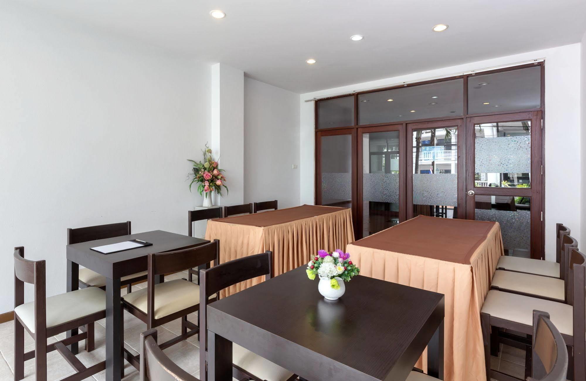 The Holiday Resort Pattaya Exterior photo